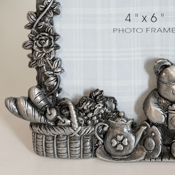 Vintage Sunflower Designs Pewter Photo Picture Frame Teddy Bear Picnic 4" X 6" - Picture 9 of 11